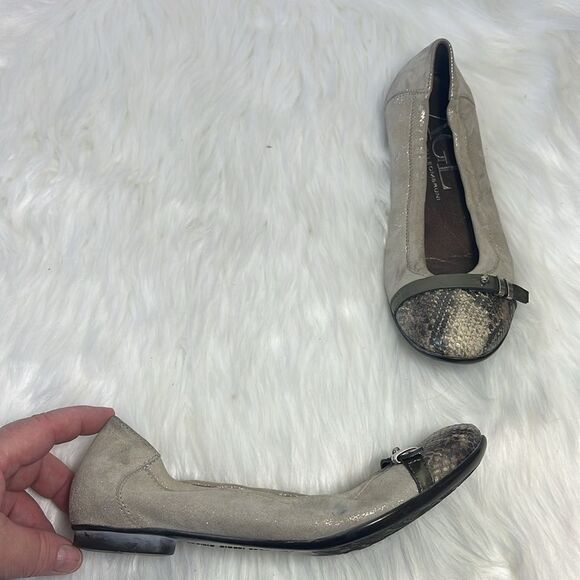 Attilio Giusti Leombruni AGL Cream Shimmer Cap Toe Ballet Flat Sz 37/US 7 - Picture 1 of 7